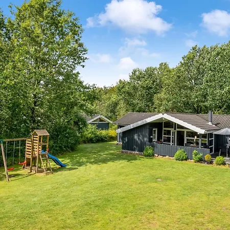 Gurly - 25km From The Sea By Interhome *